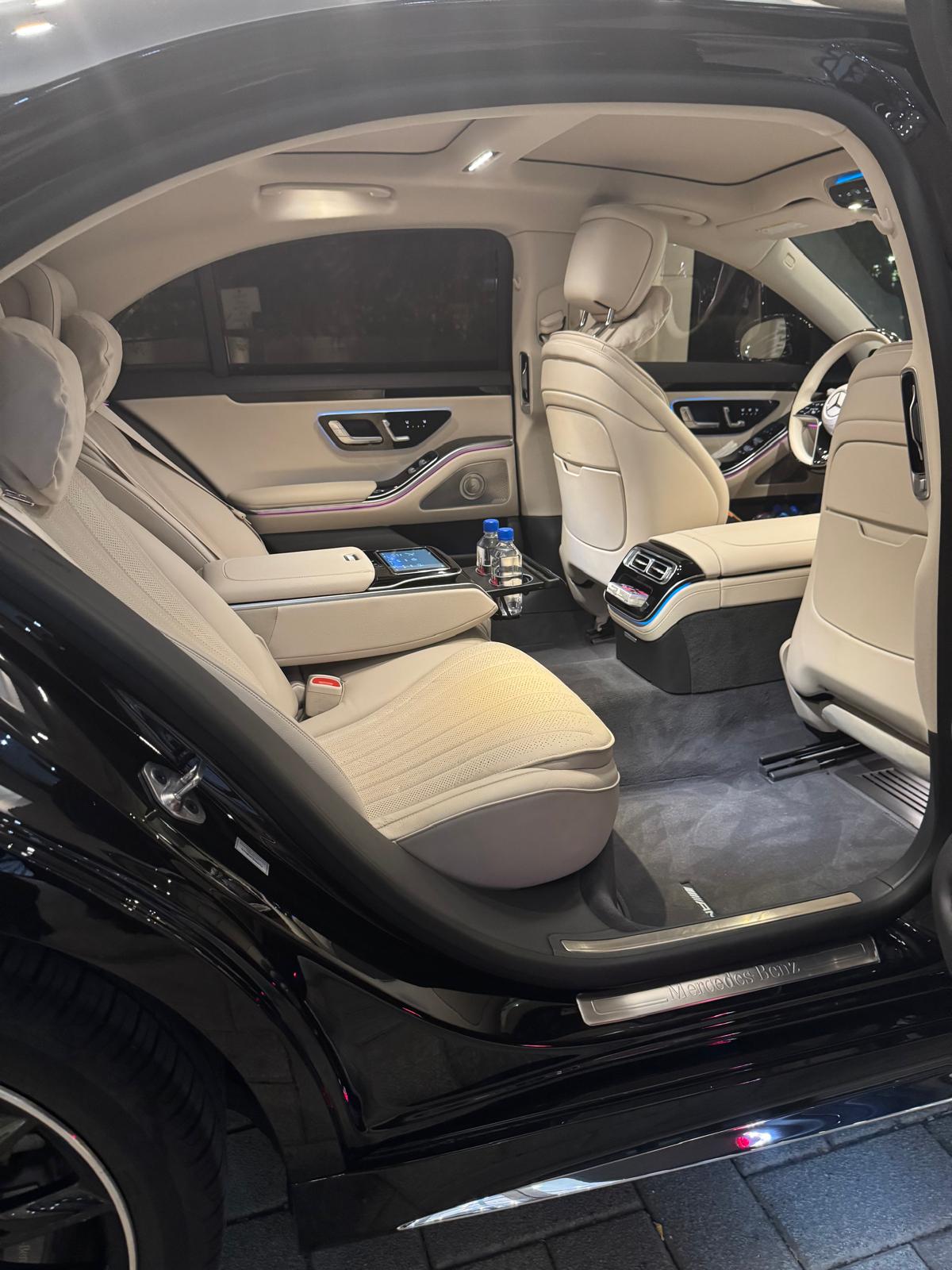 Luxury Sedan Image 2